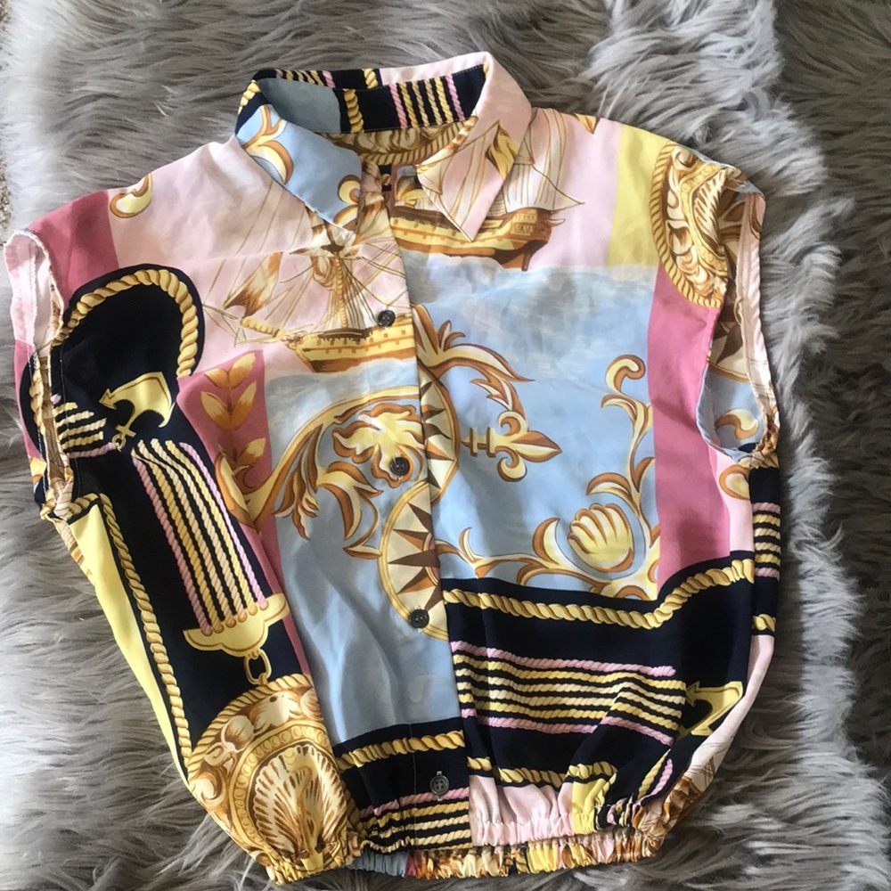 Sleeveless shirt with collar